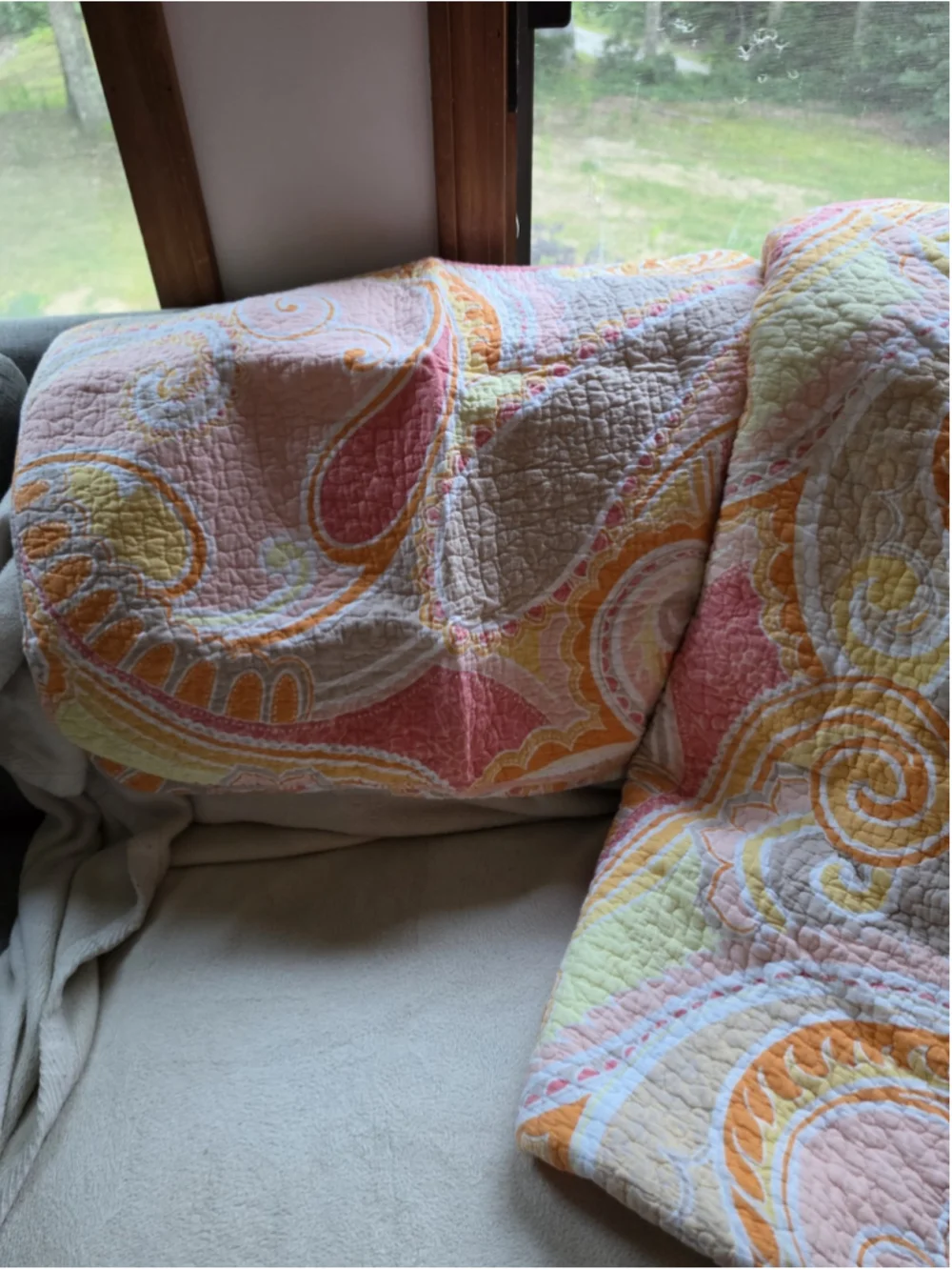 Cynthia Rowley Queen Quilt Set Vibrant Pink, Orange & Yellow Paisley Print Boho